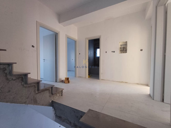 Image No.8-4 Bed House for sale