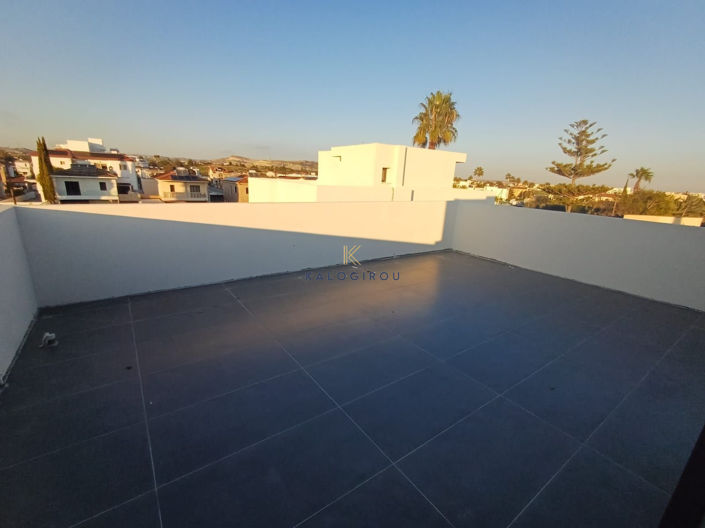 Image No.14-3 Bed House for sale