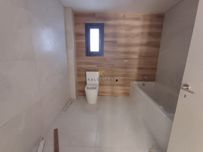 Image No.19-3 Bed House for sale