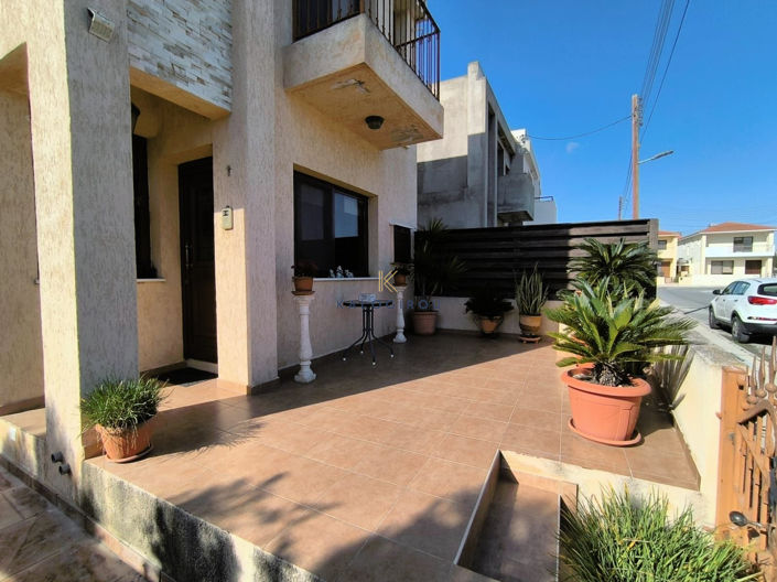 Image No.18-3 Bed House for sale