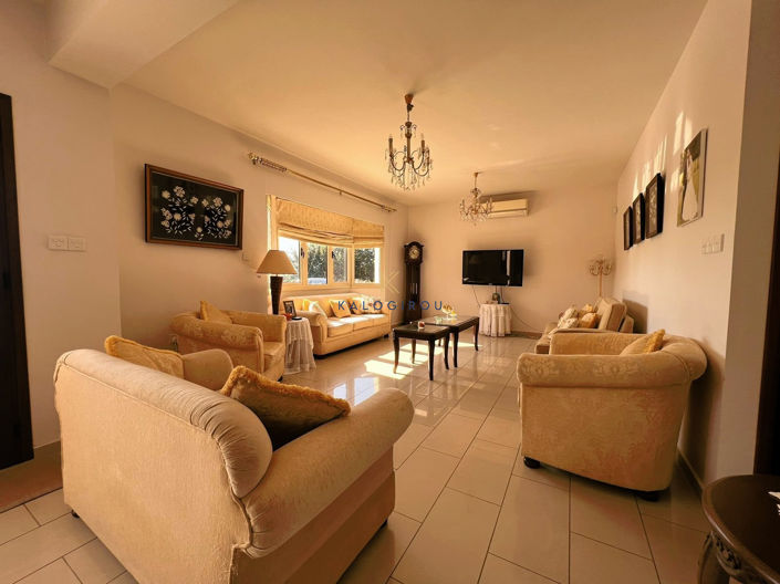 Image No.2-4 Bed Bungalow for sale