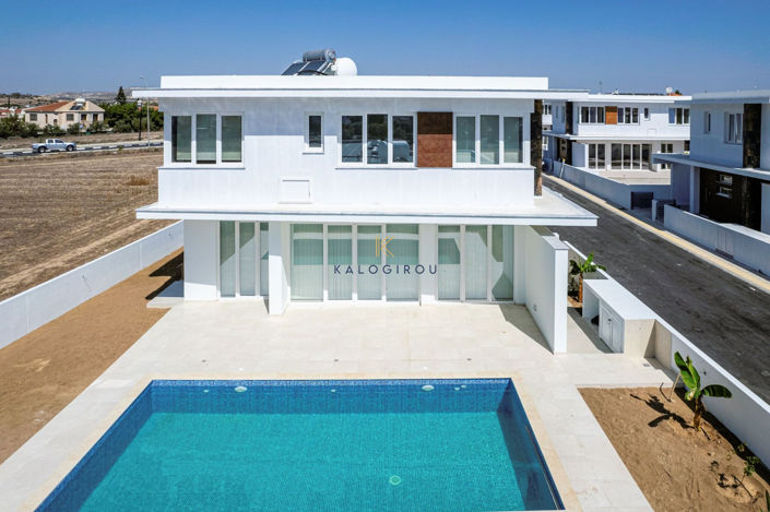 Image No.1-3 Bed House for sale