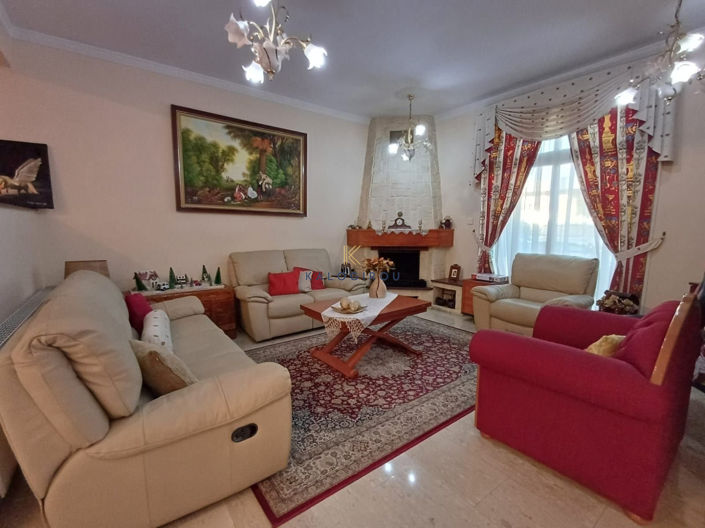 Image No.10-4 Bed House for sale