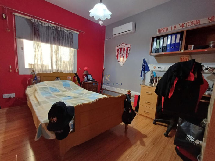 Image No.17-4 Bed House for sale