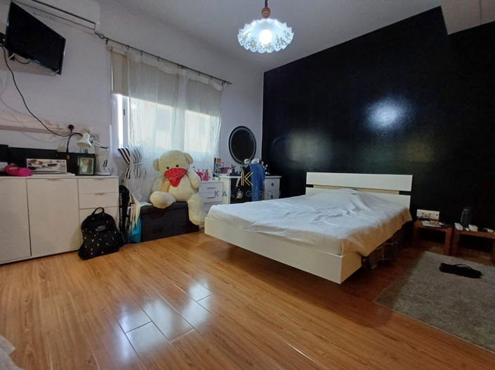 Image No.20-4 Bed House for sale