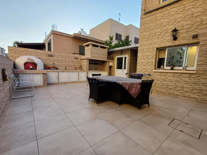 Image No.37-4 Bed House for sale