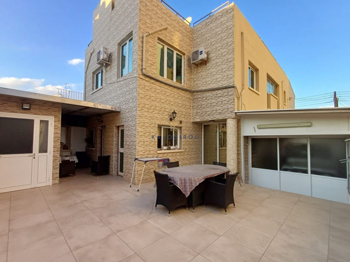 Image No.38-4 Bed House for sale