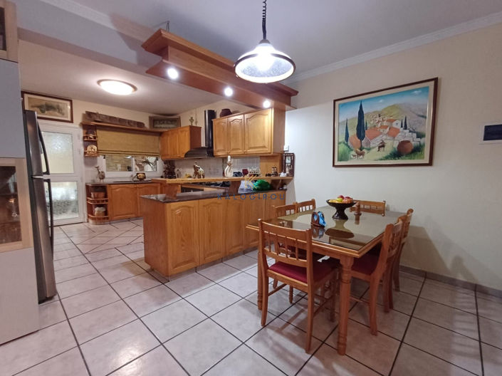 Image No.6-4 Bed House for sale