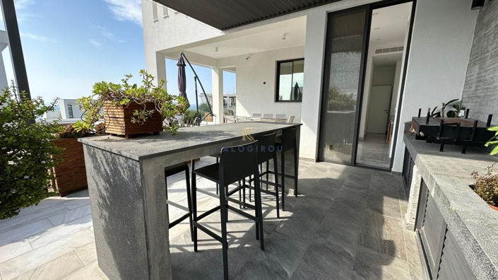 Image No.26-5 Bed House for sale