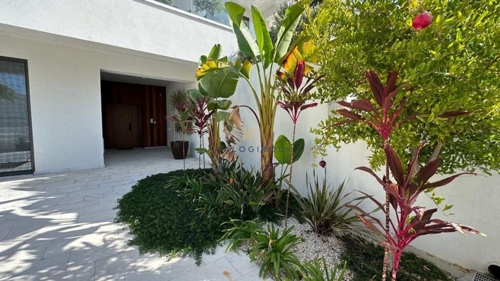 Image No.29-5 Bed House for sale