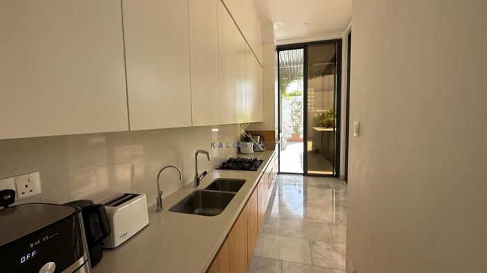 Image No.6-5 Bed House for sale