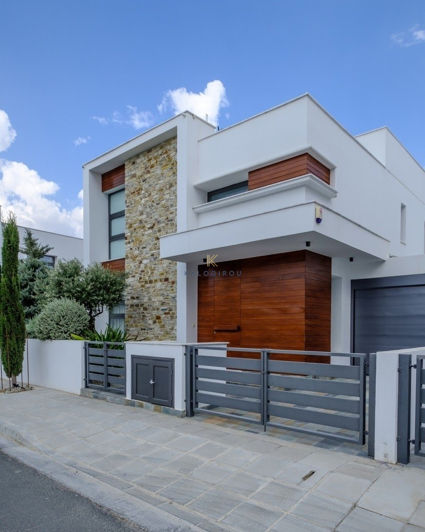 Image No.1-4 Bed House for sale