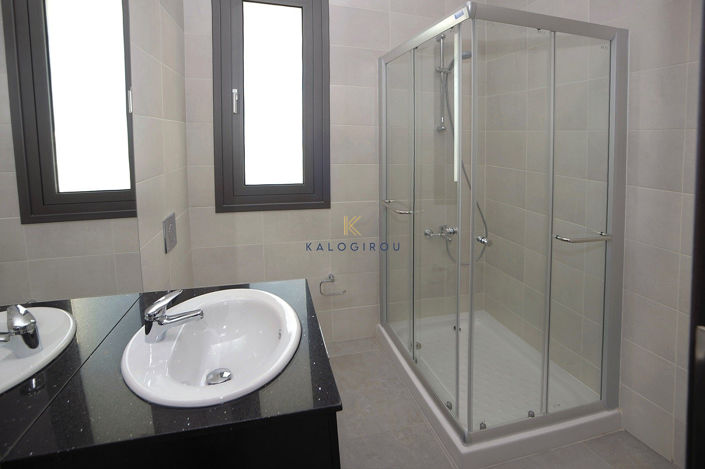 Image No.20-4 Bed House for sale