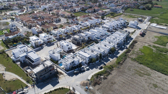 Image No.35-4 Bed House for sale