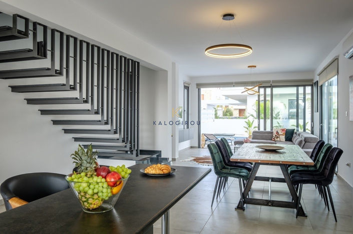 Image No.7-4 Bed House for sale