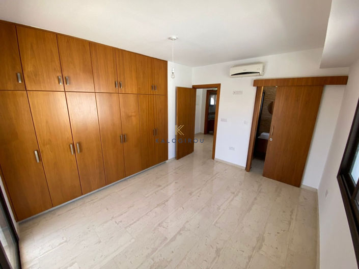 Image No.14-3 Bed House for sale