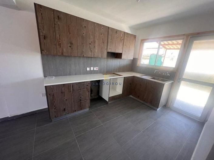 Image No.5-2 Bed House for sale