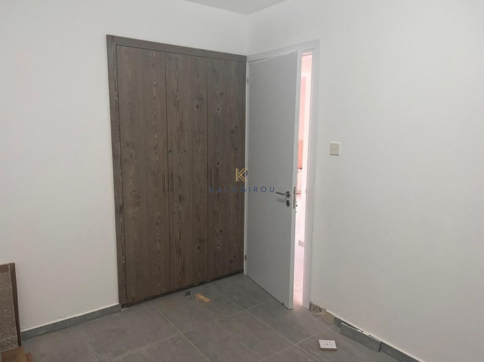 Image No.9-2 Bed House for sale