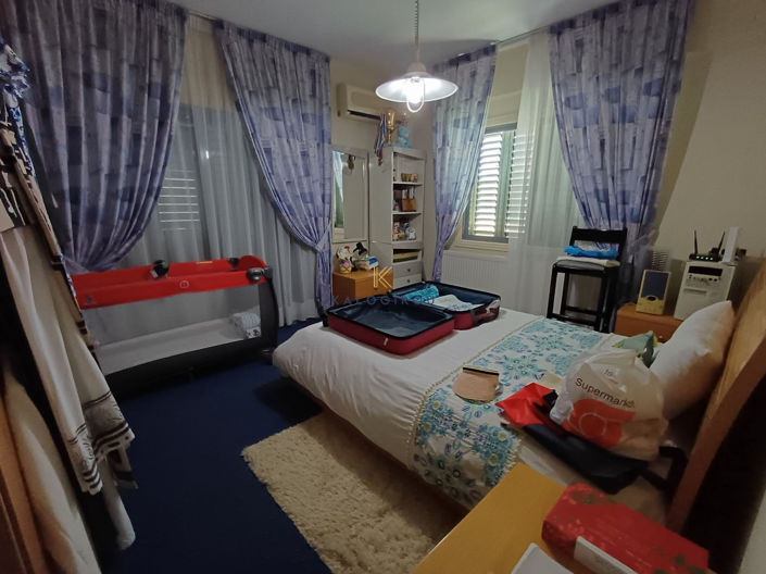 Image No.20-4 Bed House for sale