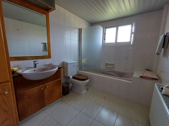 Image No.22-4 Bed House for sale