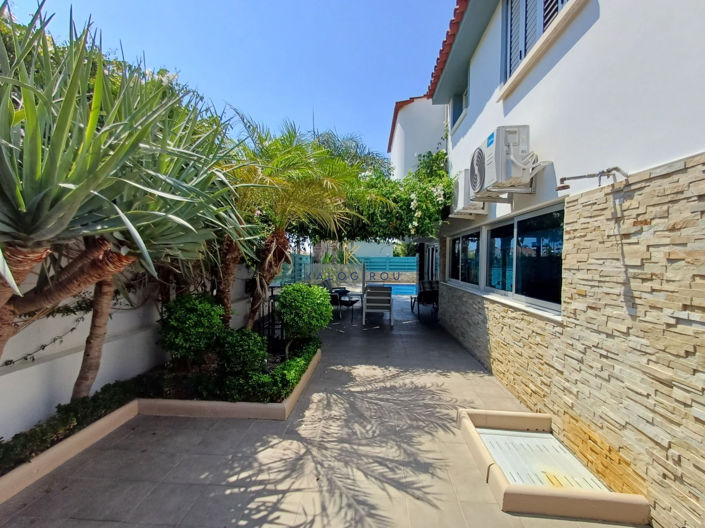 Image No.24-4 Bed House for sale