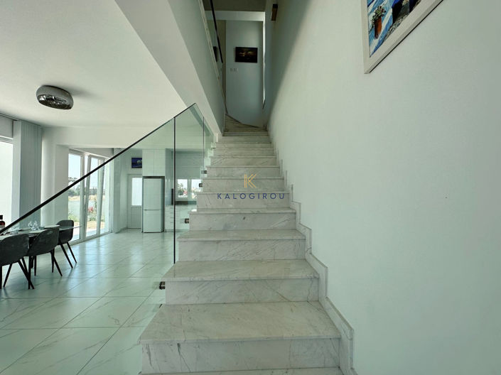 Image No.10-3 Bed House for sale