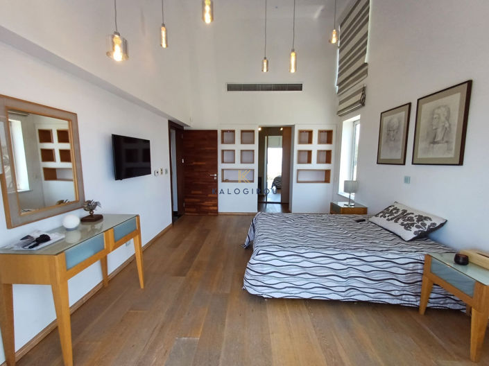 Image No.15-5 Bed House for sale