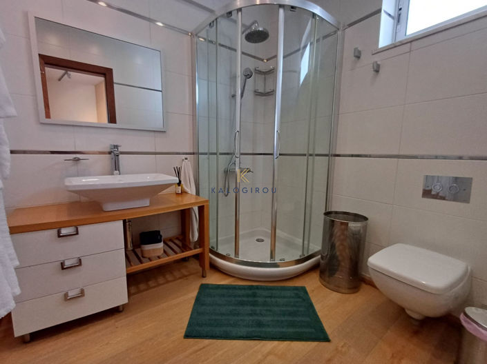 Image No.17-5 Bed House for sale