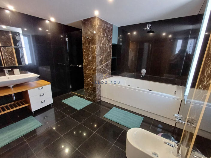 Image No.25-5 Bed House for sale