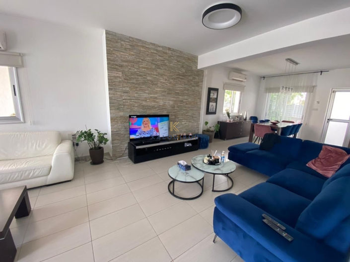 Image No.2-3 Bed House for sale