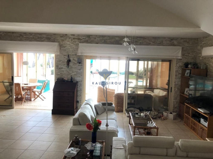 Image No.8-4 Bed House for sale