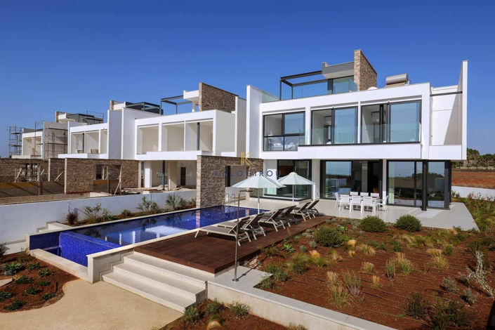 Image No.24-5 Bed House for sale