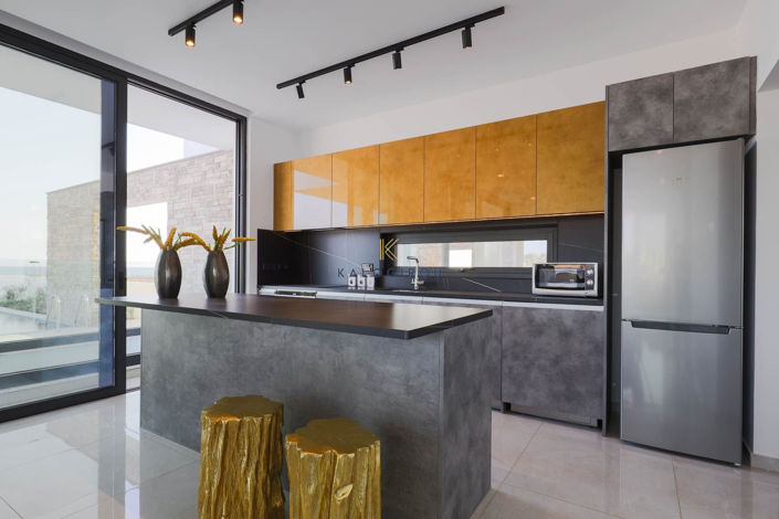 Image No.7-5 Bed House for sale