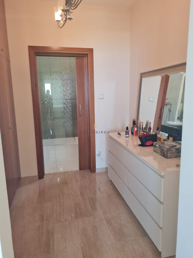 Image No.15-5 Bed House for sale