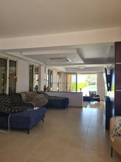 Image No.3-5 Bed House for sale