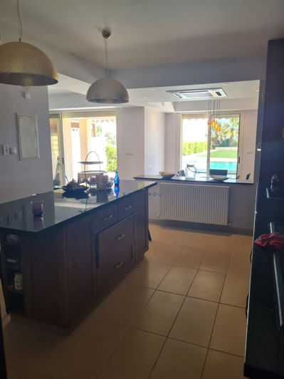 Image No.4-5 Bed House for sale