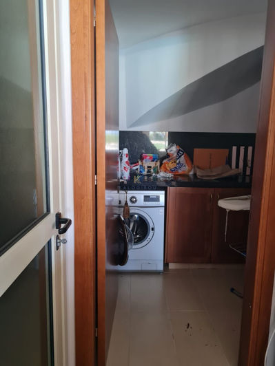 Image No.6-5 Bed House for sale