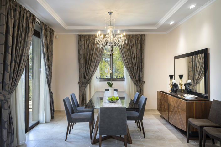 Image No.8-4 Bed House for sale