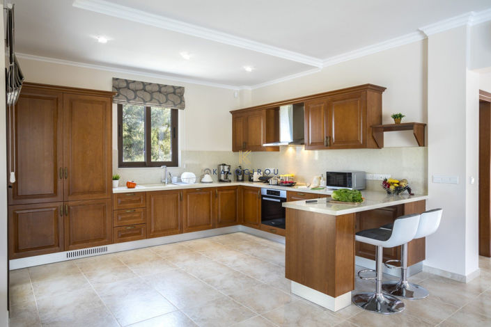 Image No.9-4 Bed House for sale