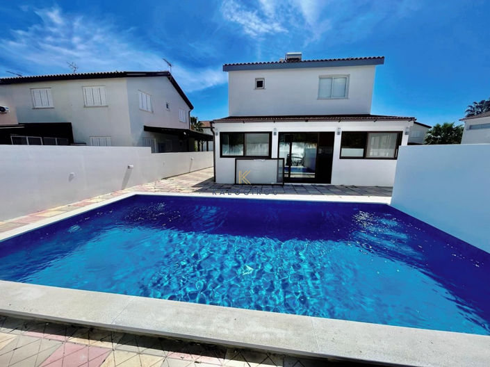 Image No.2-3 Bed House for sale