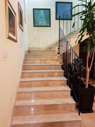 Image No.18-4 Bed House for sale