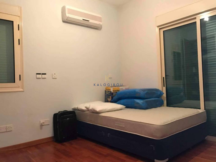 Image No.20-4 Bed House for sale