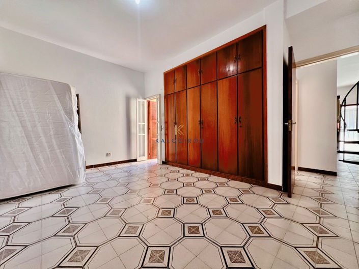 Image No.12-3 Bed Apartment for sale