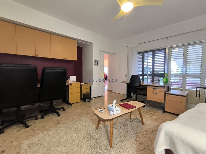 Image No.15-4 Bed House for sale