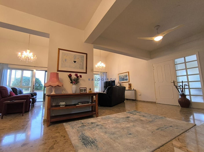 Image No.7-4 Bed House for sale