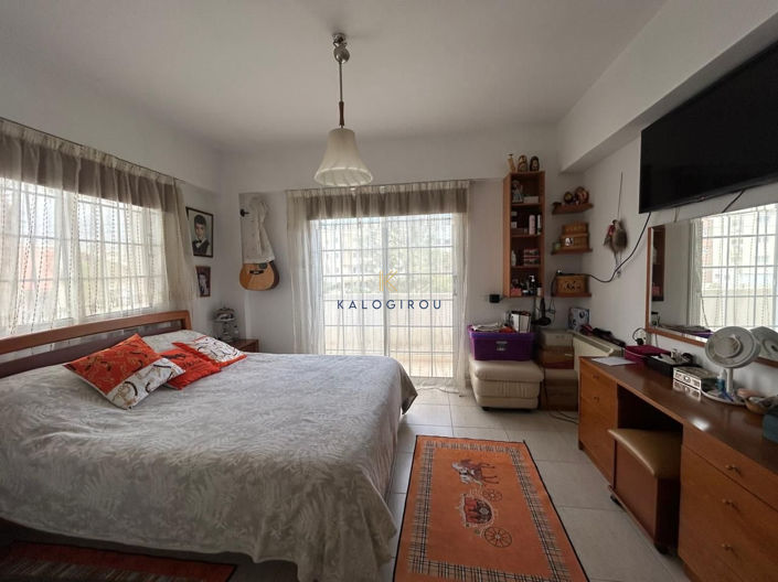 Image No.15-3 Bed House for sale