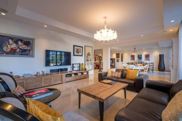 Image No.15-6 Bed House for sale