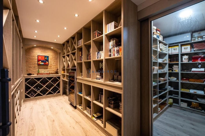 Image No.18-6 Bed House for sale