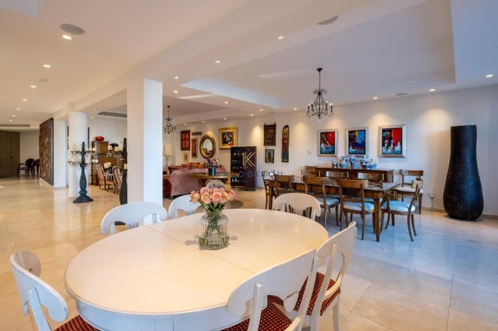 Image No.19-6 Bed House for sale