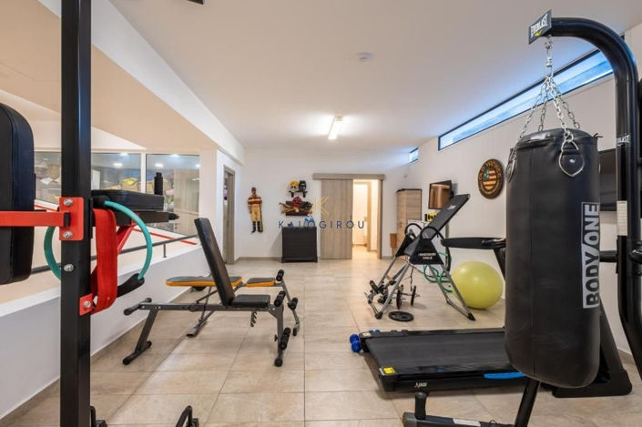 Image No.22-6 Bed House for sale